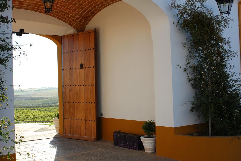 Hotel Bodega El Moral Ribera del Fresno Exterior photo