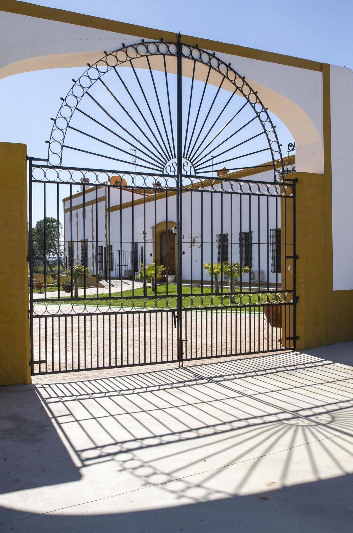 Hotel Bodega El Moral Ribera del Fresno Exterior photo